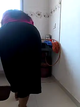 Snapshot of Selina_6 chatting on 01.07.25 Selina 6 online show from 01.07.25