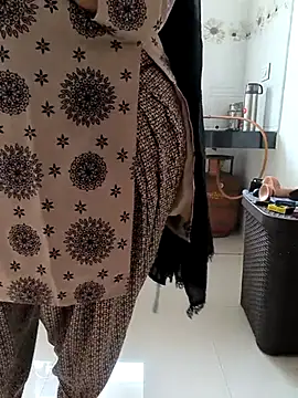 Snapshot of Selina_6 chatting on 02.10.25 Selina 6 online show from 02.10.25