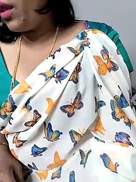 Snapshot of Selina_6 chatting on 03.07.25 Selina 6 online show from 03.07.25