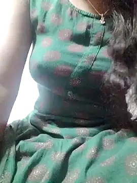 Snapshot of rituporna2004 chatting on 01.28.25 rituporna2004 online show from 01.28.25