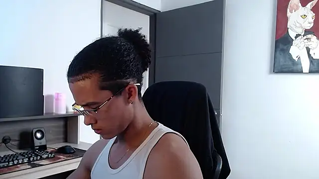 Snapshot of alejo_x3 chatting on 02.20.25 alejo x3 online show from 02.20.25