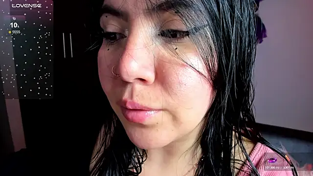 Snapshot of AilynRed chatting on 12.11.24 AilynRed online show from 12.11.24