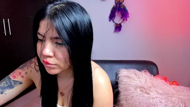 Snapshot of AilynRed chatting on 12.14.24 AilynRed online show from 12.14.24