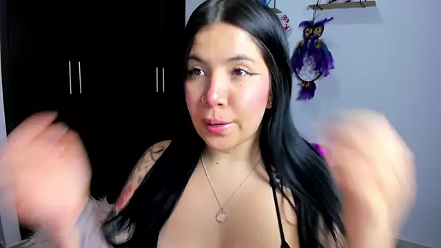 Snapshot of AilynRed chatting on 02.13.25 AilynRed online show from 02.13.25