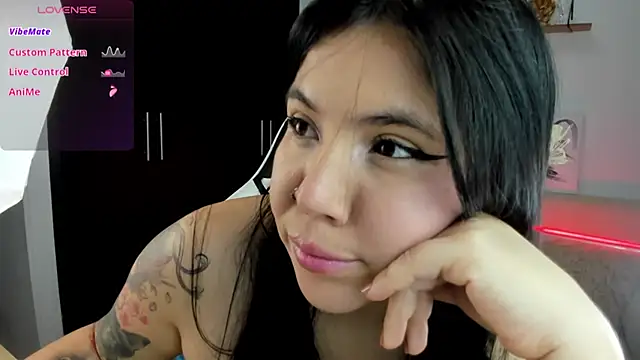 Snapshot of AilynRed chatting on 10.09.25 AilynRed online show from 10.09.25