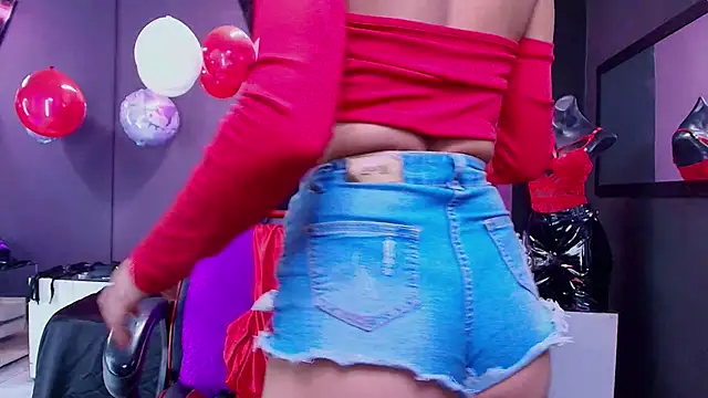 Snapshot of Juliet_Nasty chatting on 02.14.25 Juliet Nasty online show from 02.14.25