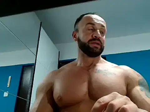Snapshot of Magnificmuscles89 chatting on 12.12.24 Magnificmuscles89 online show from 12.12.24