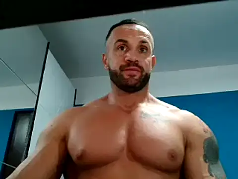 Snapshot of Magnificmuscles89 chatting on 12.14.24 Magnificmuscles89 online show from 12.14.24