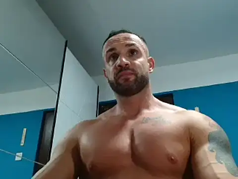 Snapshot of Magnificmuscles89 chatting on 12.24.24 Magnificmuscles89 online show from 12.24.24