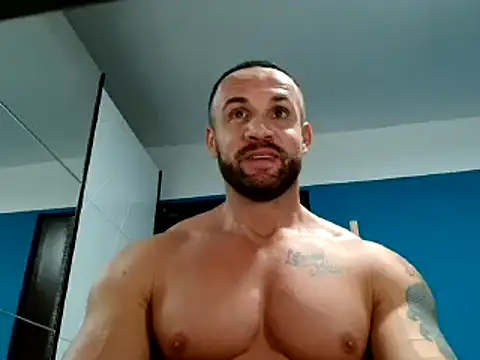 Snapshot of Magnificmuscles89 chatting on 01.04.25 Magnificmuscles89 online show from 01.04.25