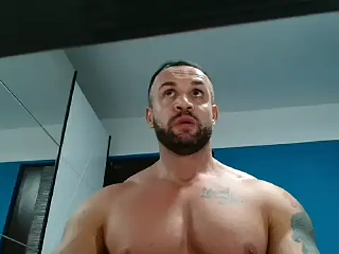 Snapshot of Magnificmuscles89 chatting on 01.05.25 Magnificmuscles89 online show from 01.05.25