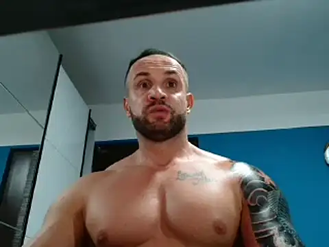 Snapshot of Magnificmuscles89 chatting on 01.08.25 Magnificmuscles89 online show from 01.08.25
