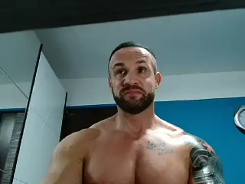 Snapshot of Magnificmuscles89 chatting on 01.12.25 Magnificmuscles89 online show from 01.12.25