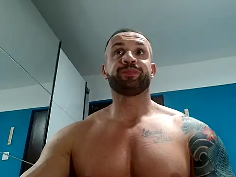 Snapshot of Magnificmuscles89 chatting on 02.02.25 Magnificmuscles89 online show from 02.02.25