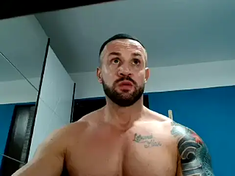Snapshot of Magnificmuscles89 chatting on 02.03.25 Magnificmuscles89 online show from 02.03.25