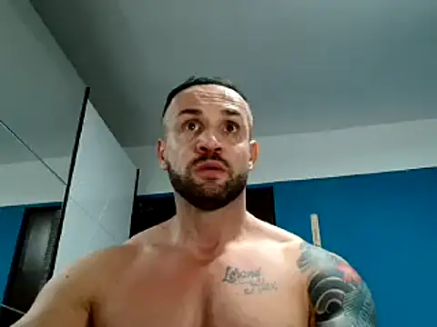 Snapshot of Magnificmuscles89 chatting on 02.10.25 Magnificmuscles89 online show from 02.10.25