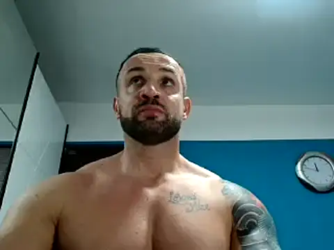 Snapshot of Magnificmuscles89 chatting on 02.28.25 Magnificmuscles89 online show from 02.28.25