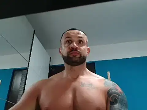 Snapshot of Magnificmuscles89 chatting on 03.06.25 Magnificmuscles89 online show from 03.06.25