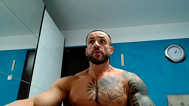 Snapshot of Magnificmuscles89 chatting on 09.17.25 Magnificmuscles89 online show from 09.17.25