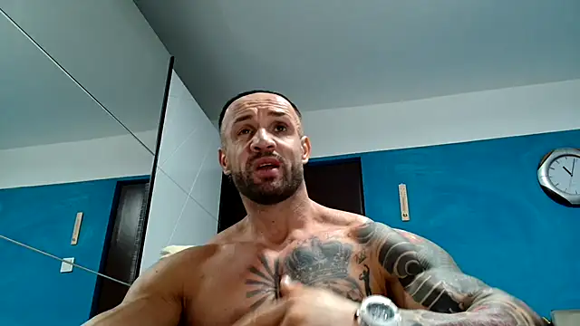 Snapshot of Magnificmuscles89 chatting on 09.26.25 Magnificmuscles89 online show from 09.26.25
