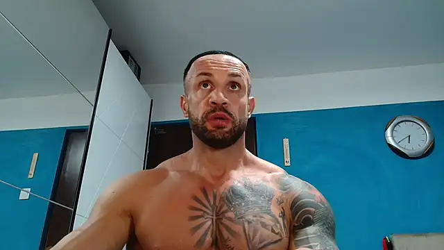 Snapshot of Magnificmuscles89 chatting on 10.05.25 Magnificmuscles89 online show from 10.05.25