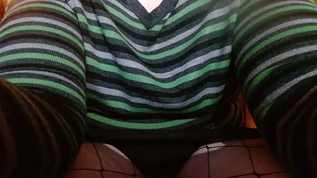 Snapshot of cosmicjones chatting on 12.25.24 cosmicjones online show from 12.25.24