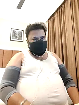 Snapshot of Hunk-Hand6 chatting on 11.11.25 Hunk-Hand6 online show from 11.11.25