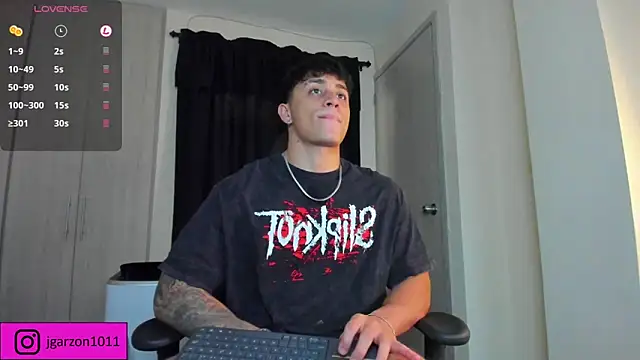 Snapshot of _joansoto chatting on 12.18.24  joansoto online show from 12.18.24