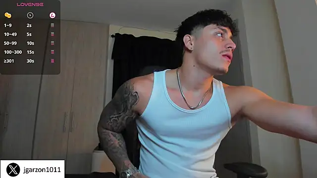 Snapshot of _joansoto chatting on 02.08.25  joansoto online show from 02.08.25