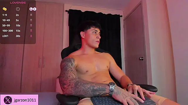 Snapshot of _joansoto chatting on 03.06.25  joansoto online show from 03.06.25