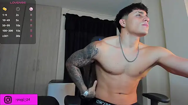 Snapshot of _joansoto chatting on 03.21.25  joansoto online show from 03.21.25