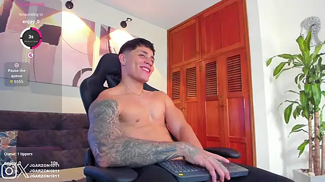 Snapshot of _joansoto chatting on 09.15.25  joansoto online show from 09.15.25