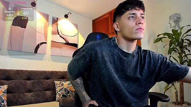 Snapshot of _joansoto chatting on 11.03.25  joansoto online show from 11.03.25