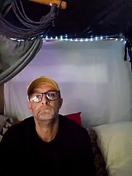 Snapshot of Cadillacninja chatting on 11.04.25 Cadillacninja online show from 11.04.25