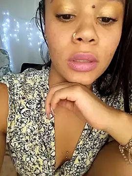 Snapshot of Sexy-manyu chatting on 12.17.24 Sexy-manyu online show from 12.17.24