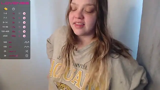 Snapshot of darling_tony chatting on 09.11.25 darling tony online show from 09.11.25