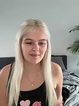 Snapshot of Allylove03 chatting on 12.30.24 Allylove03 online show from 12.30.24