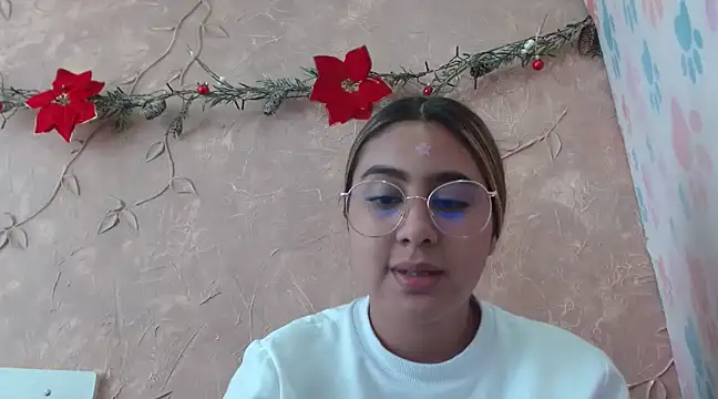 Snapshot of Miabonnett_ chatting on 01.08.25 Miabonnett online show from 01.08.25