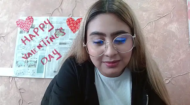 Snapshot of Miabonnett_ chatting on 02.14.25 Miabonnett online show from 02.14.25