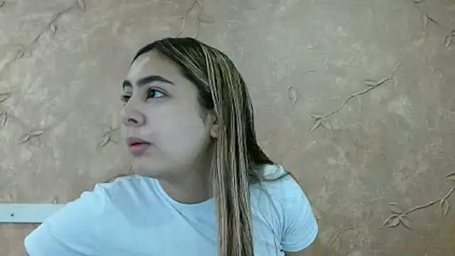 Snapshot of Miabonnett_ chatting on 03.14.25 Miabonnett online show from 03.14.25