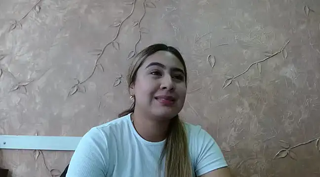 Snapshot of Miabonnett_ chatting on 03.14.25 Miabonnett online show from 03.14.25