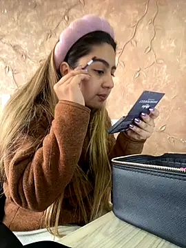 Snapshot of Miabonnett_ chatting on 09.17.25 Miabonnett online show from 09.17.25