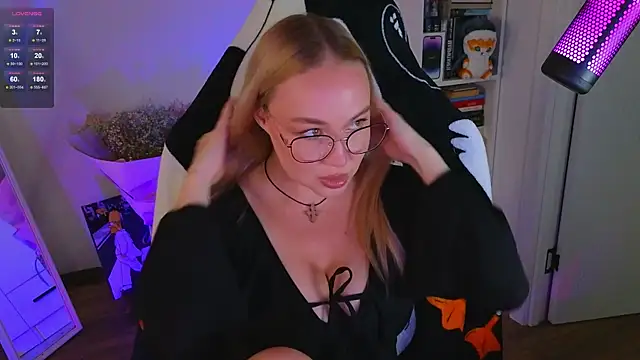 Snapshot of Emili1- chatting on 09.09.25 Emili1- online show from 09.09.25