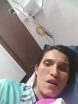 Snapshot of Nathasha_LatinHot chatting on 10.11.25 Nathasha LatinHot online show from 10.11.25