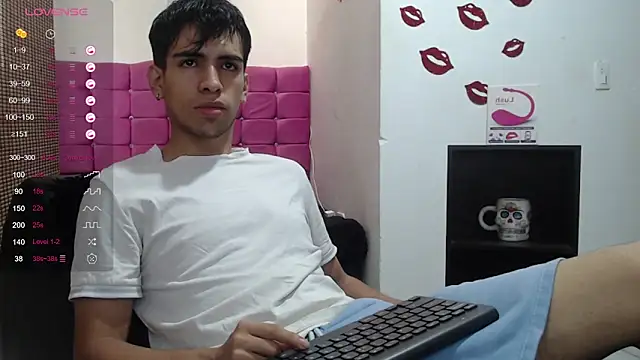 Snapshot of zack_thunder chatting on 12.22.24 zack thunder online show from 12.22.24