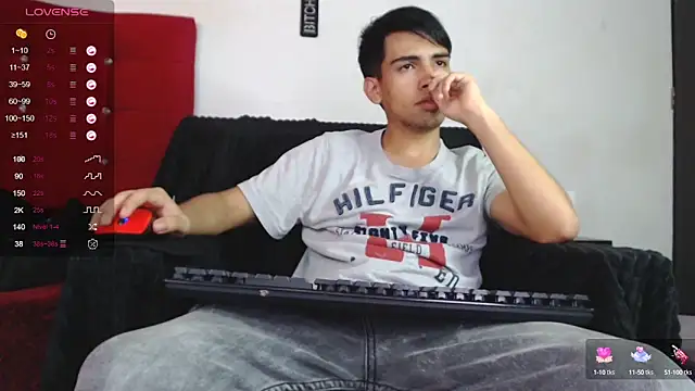 Snapshot of zack_thunder chatting on 12.24.24 zack thunder online show from 12.24.24