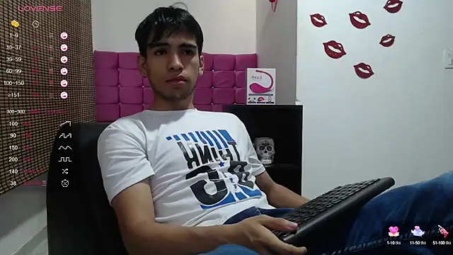Snapshot of zack_thunder chatting on 12.27.24 zack thunder online show from 12.27.24