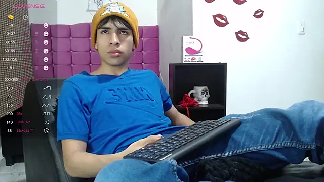 Snapshot of zack_thunder chatting on 01.05.25 zack thunder online show from 01.05.25