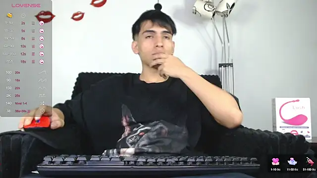 Snapshot of zack_thunder chatting on 02.10.25 zack thunder online show from 02.10.25