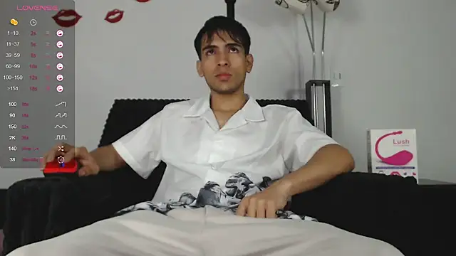 Snapshot of zack_thunder chatting on 02.17.25 zack thunder online show from 02.17.25